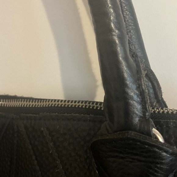 Chic Black Tote Bag - Picture 3 of 5